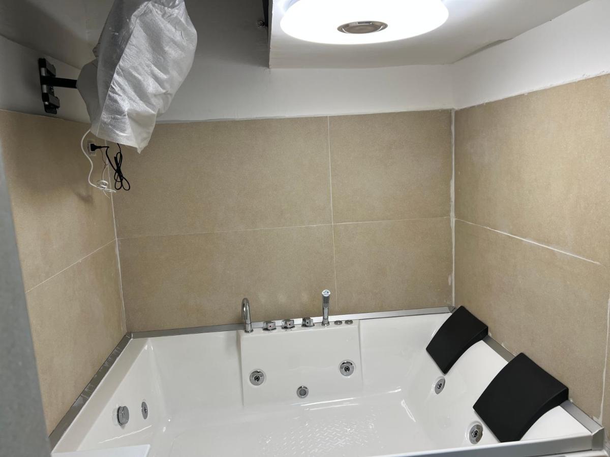 Petite Suite Naples Exterior photo